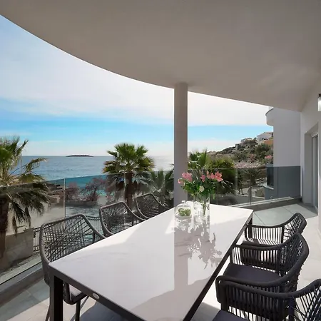 Beachfront Sevid With Heated Pool And Jacuzzi Вілла Zaglavice