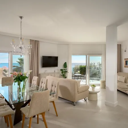 Вілла Beachfront Sevid With Heated Pool And Jacuzzi Zaglavice