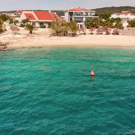Вілла Beachfront Sevid With Heated Pool And Jacuzzi