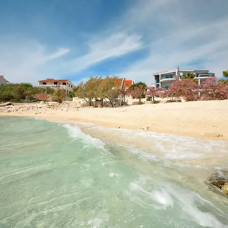 Вілла Beachfront Sevid With Heated Pool And Jacuzzi