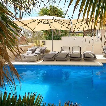 Beachfront Sevid With Heated Pool And Jacuzzi Вілла *