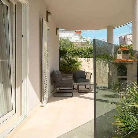 Beachfront Sevid With Heated Pool And Jacuzzi Вілла *