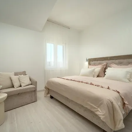 Вілла Beachfront Sevid With Heated Pool And Jacuzzi *