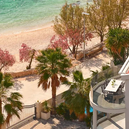 Вілла Beachfront Sevid With Heated Pool And Jacuzzi *